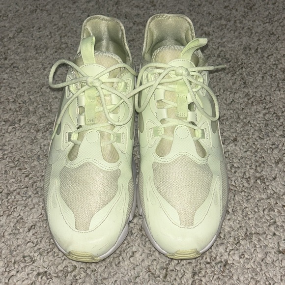 NWOT Nike Airmax - Picture 2 of 6